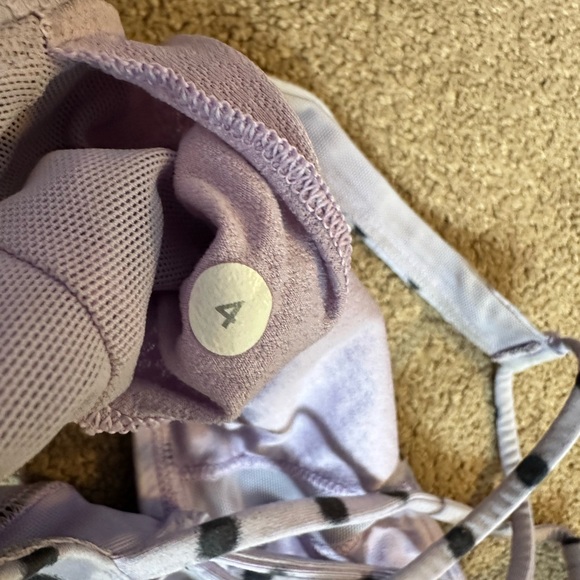 lululemon sports bra - Picture 3 of 3